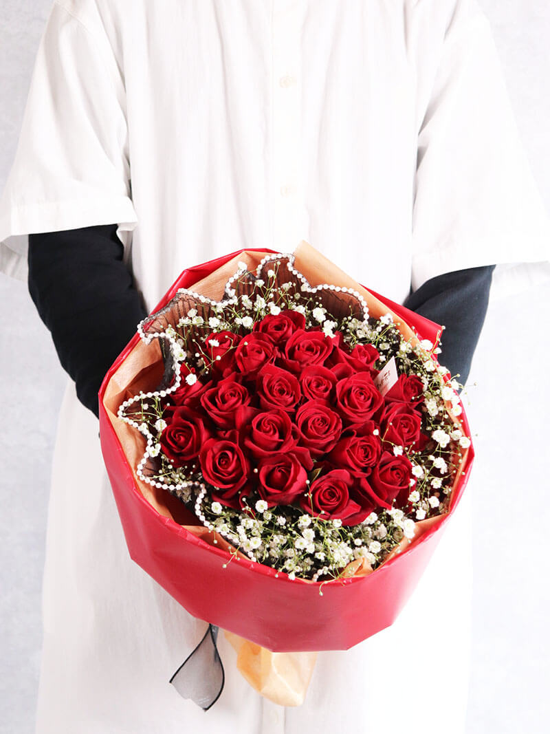 赤バラ20本(かすみ草入り)の花束