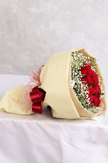かすみ草入り 赤バラ12本の花束
