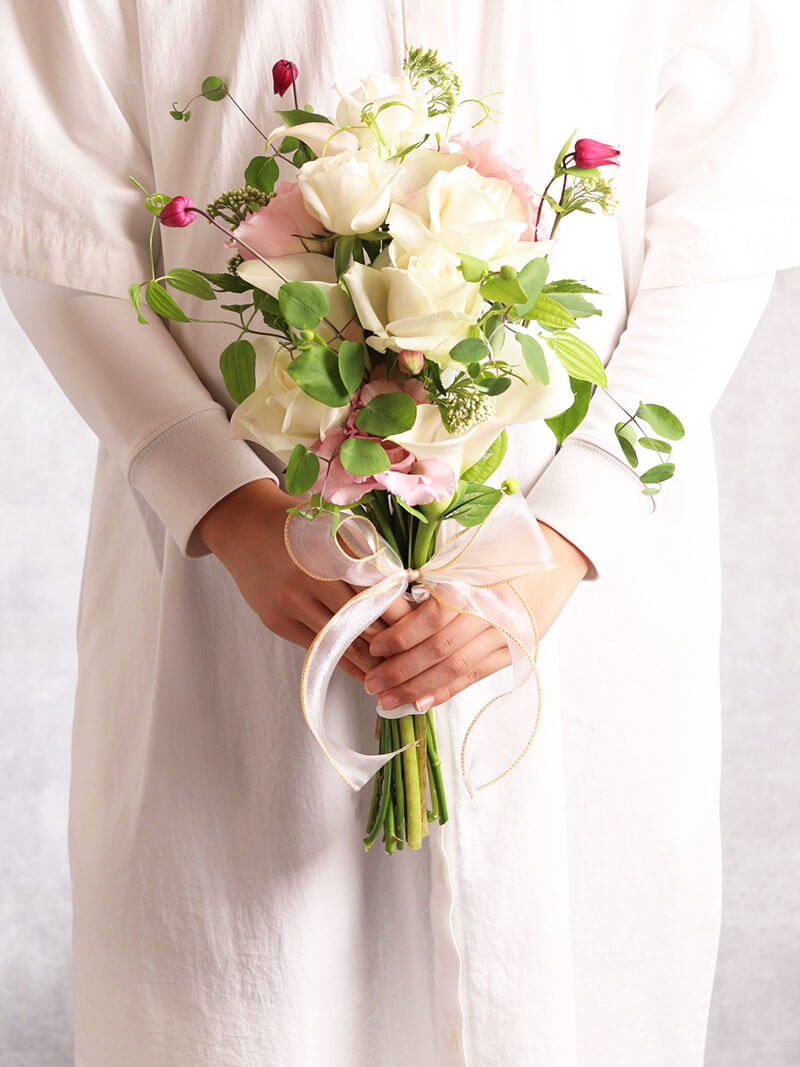 ウェディングクラッチブーケ 白ピンク