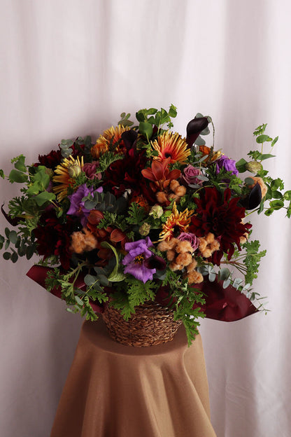 深紅の気品 大人シックなアレンジ