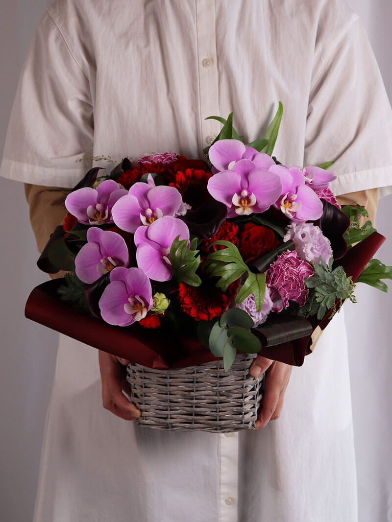 雅やかな紅の和モダンアレンジ