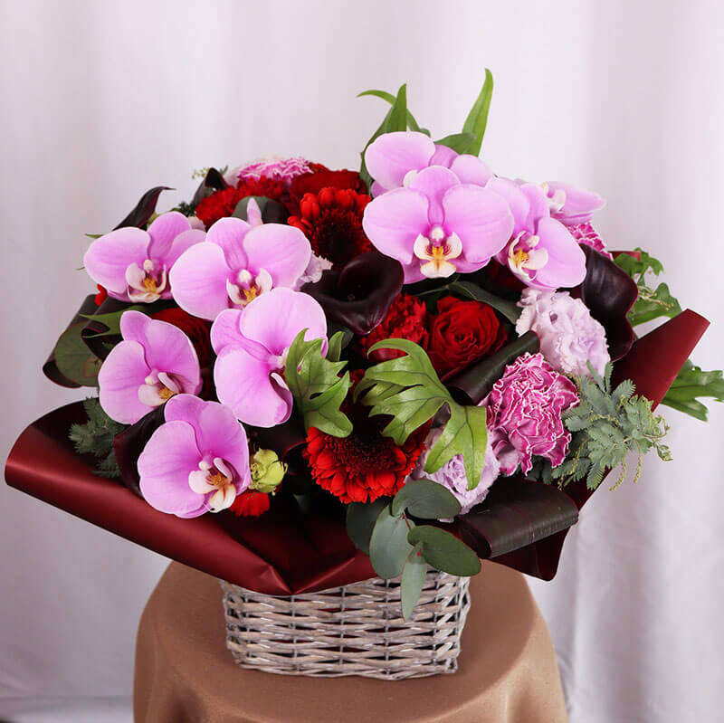 雅やかな紅の和モダンアレンジ