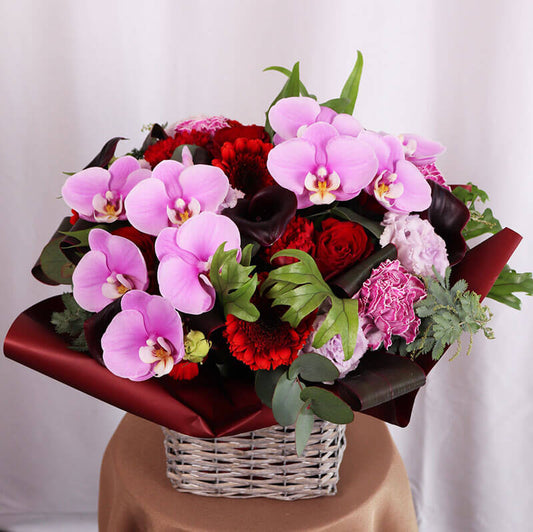 雅やかな紅の和モダンアレンジ