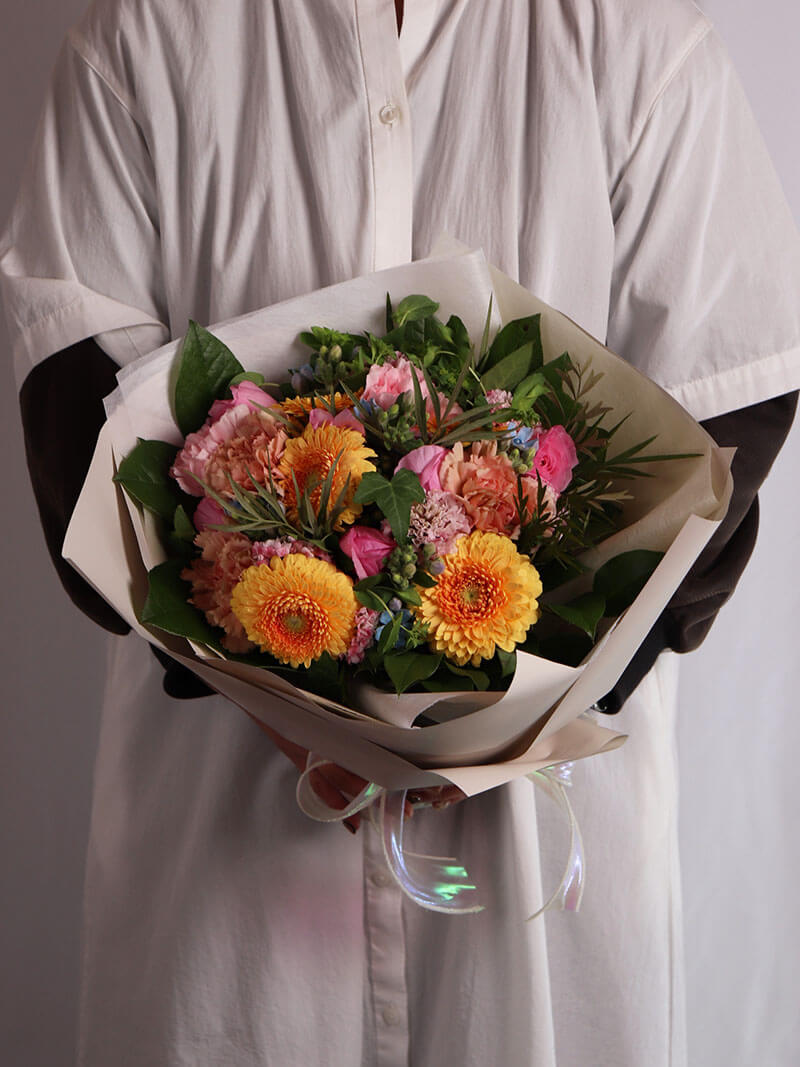 晴れやかな門出を彩るミックス系ブーケ – ますかわ花店