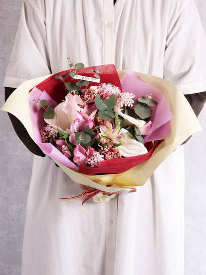 淡いピンクの可愛いブーケ