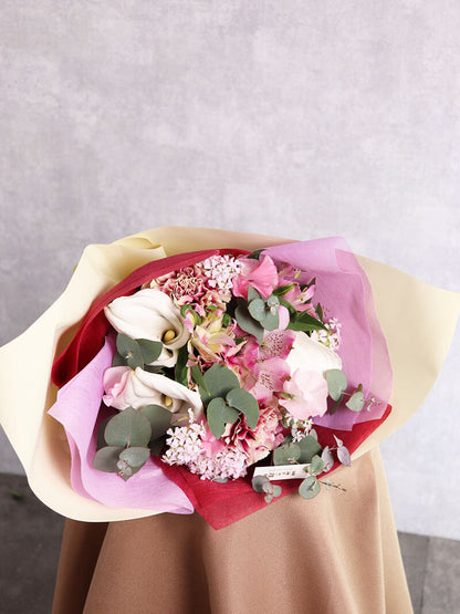 淡いピンクの可愛いブーケ