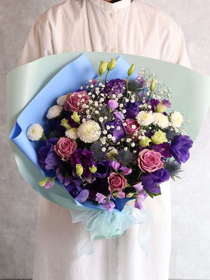 季節の寒色系おまかせ花束
