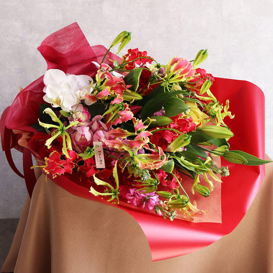 華やかレッドエレガント花束