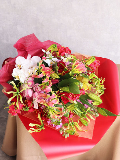 華やかレッドエレガント花束