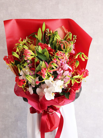 華やかレッドエレガント花束