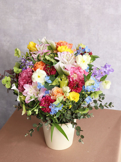 季節のおまかせ　ミックスカラーアレンジ （すぐ届く）