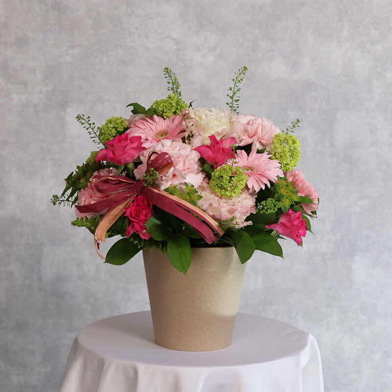 母の日おすすめ ピンク基調のアレンジ （中サイズ）お急ぎ便