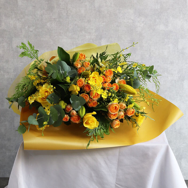 ビタミンカラーの華やか花束