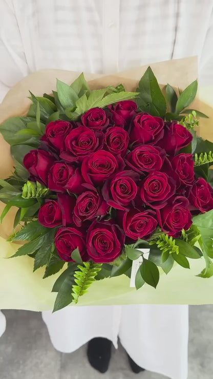 赤バラ21本の花束